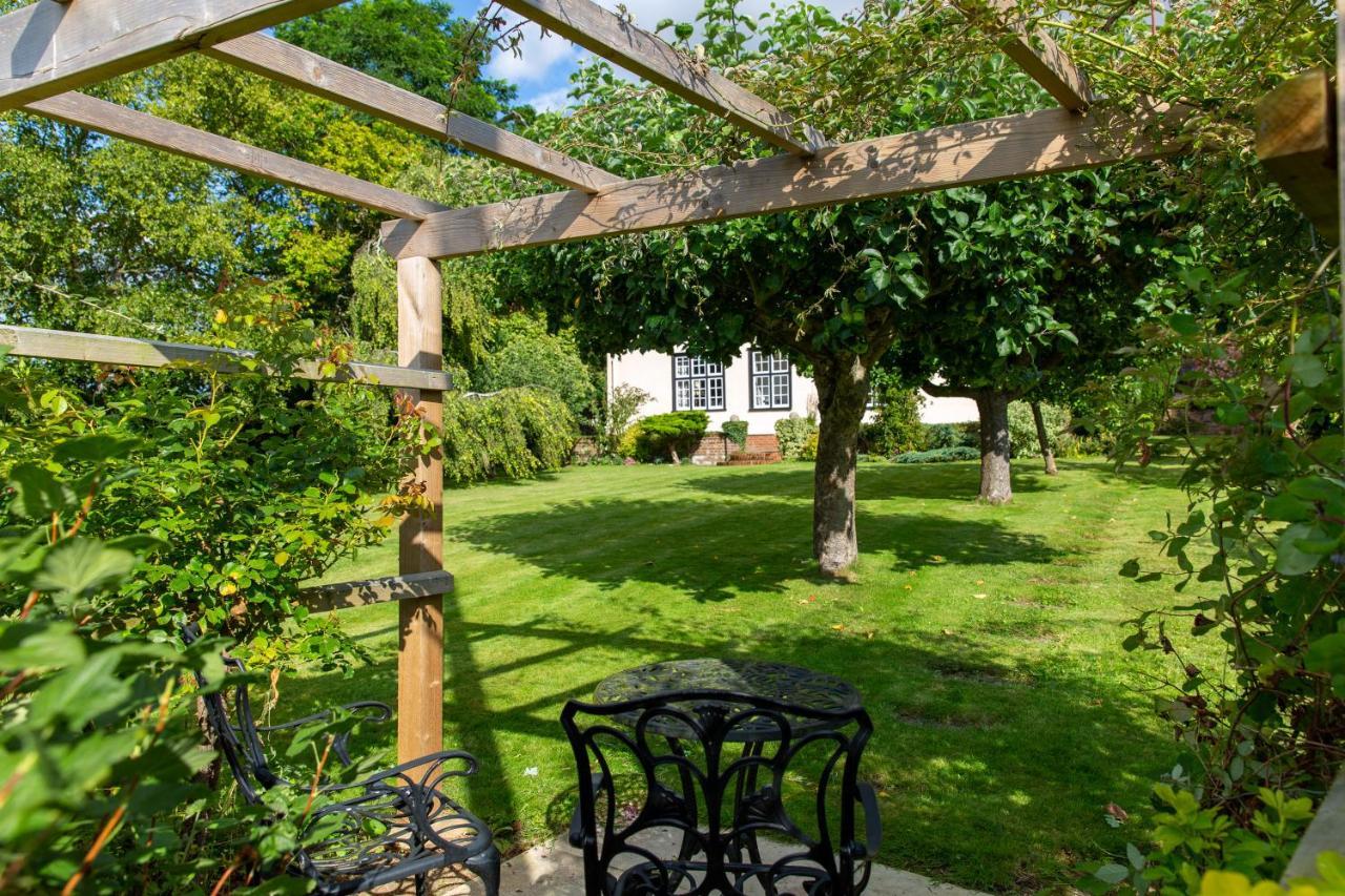 Pounce Hall -Stunning Historic Home In Rural Essex سافرون والدن المظهر الخارجي الصورة